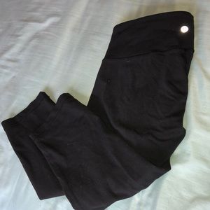 Lululemon crop yoga pants